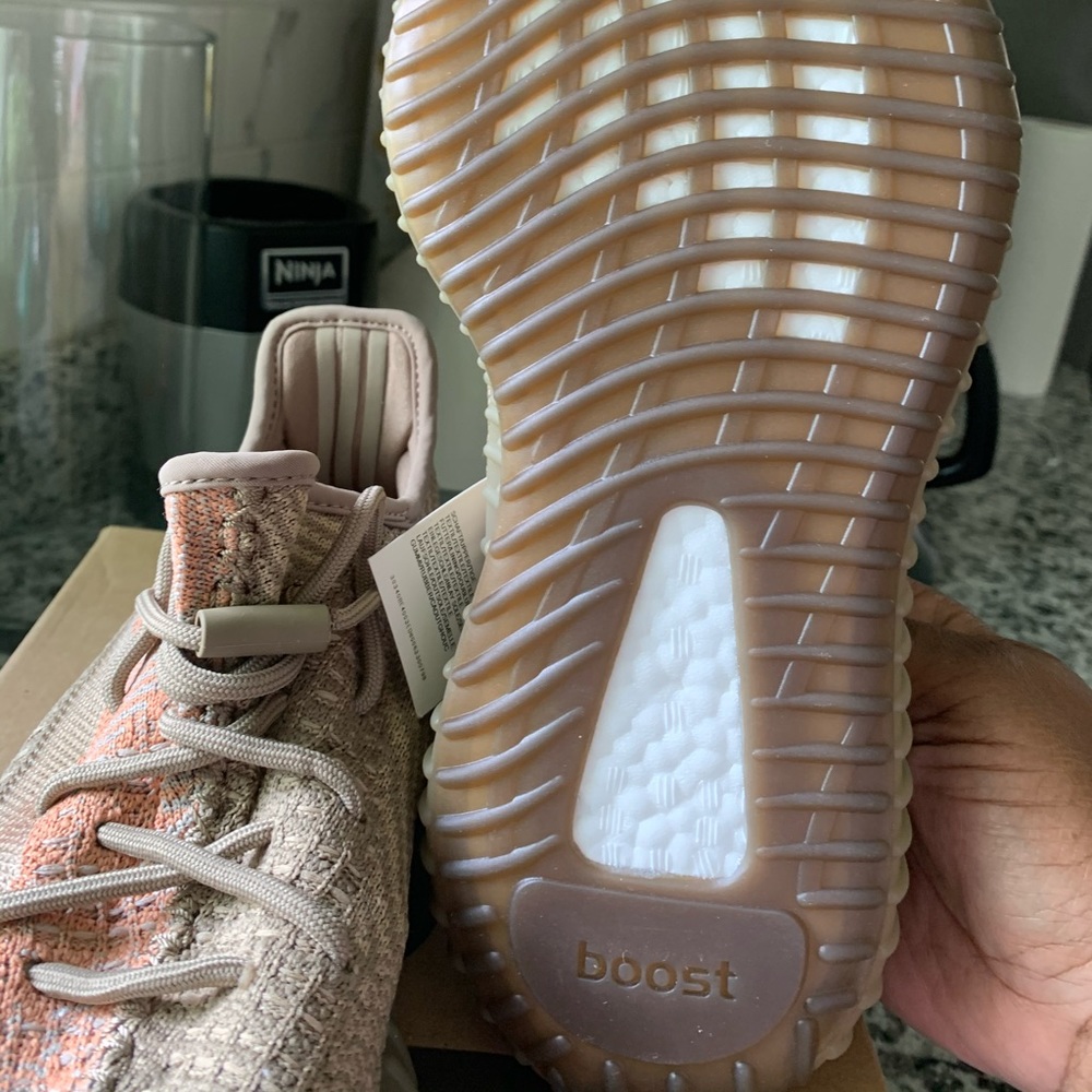 YeezyvBoost 350 V2